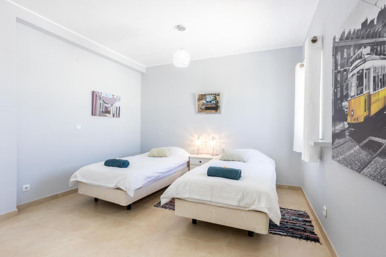 Newly Renovated 2 Bedroom Townhouse - Close To Salema Beach エクステリア 写真