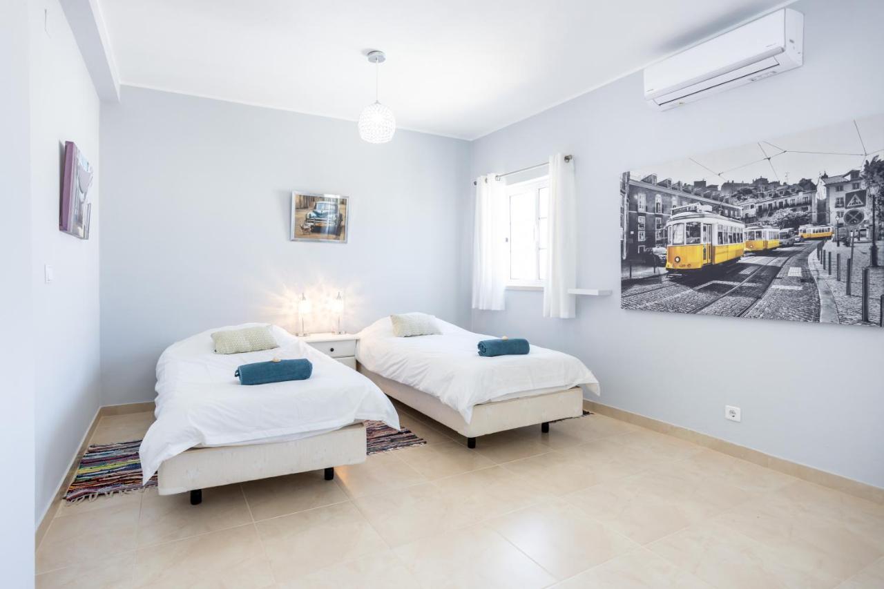 Newly Renovated 2 Bedroom Townhouse - Close To Salema Beach エクステリア 写真