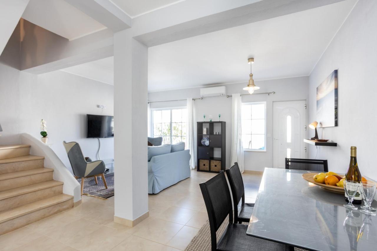 Newly Renovated 2 Bedroom Townhouse - Close To Salema Beach エクステリア 写真