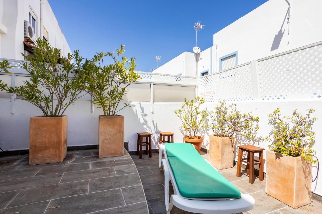 Newly Renovated 2 Bedroom Townhouse - Close To Salema Beach エクステリア 写真
