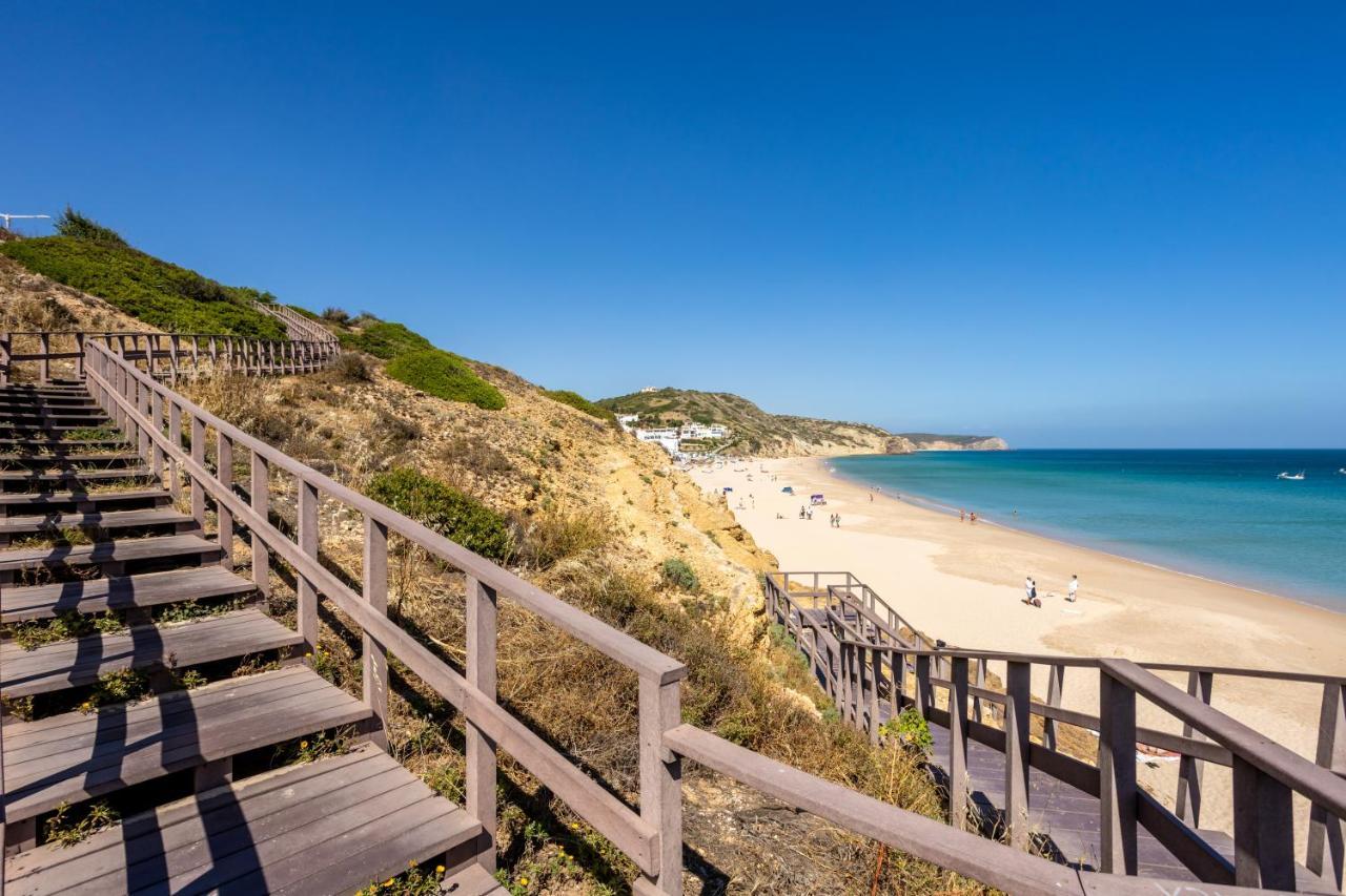 Newly Renovated 2 Bedroom Townhouse - Close To Salema Beach エクステリア 写真