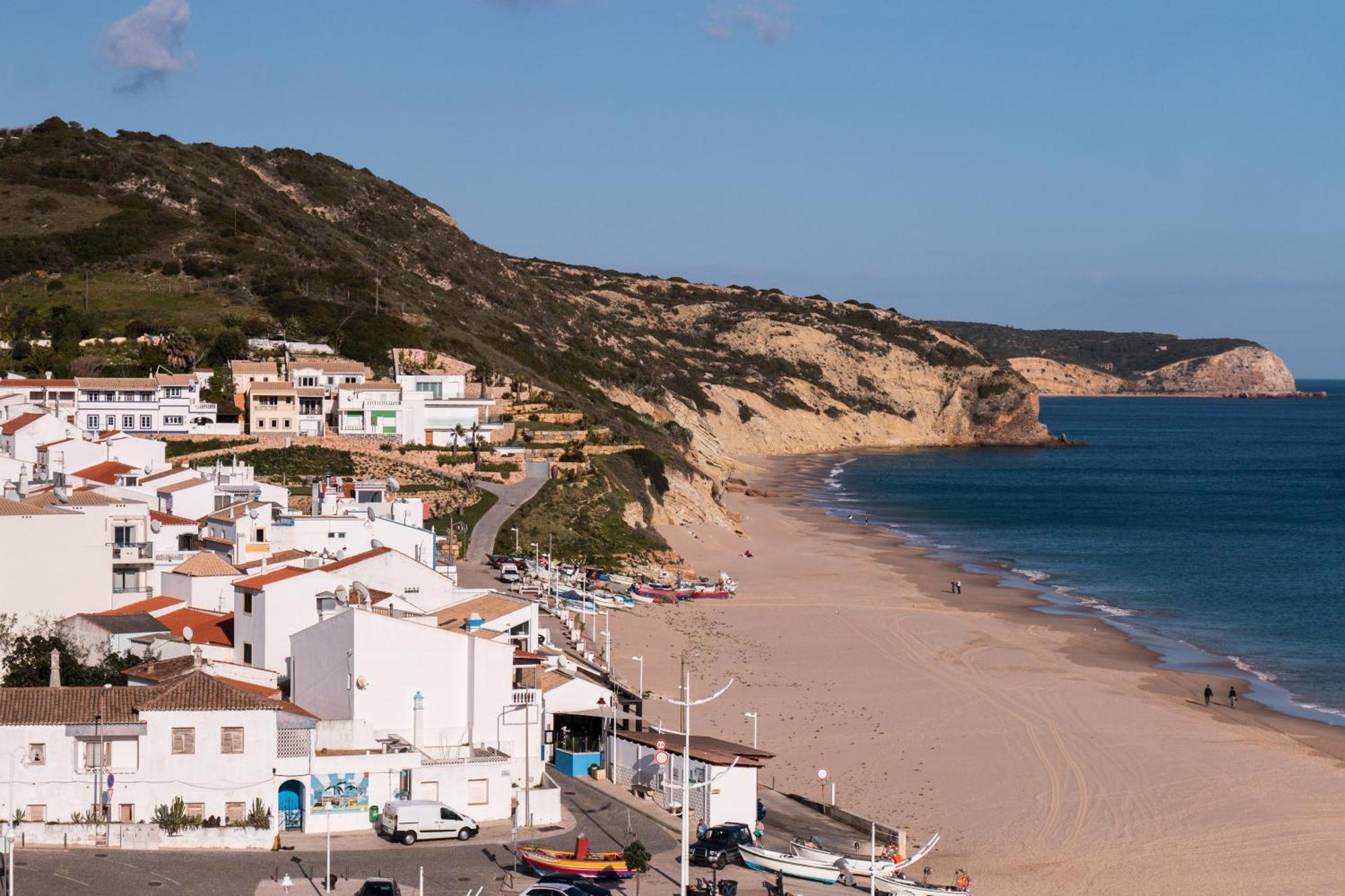 Newly Renovated 2 Bedroom Townhouse - Close To Salema Beach エクステリア 写真
